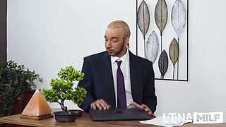 MILF Mandy Waters Cheating For A Creampie