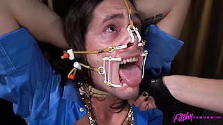 Elise Graves Stuffs Gas Mask Dildo in Pussy for Tony Orlando to Sniff Aroma