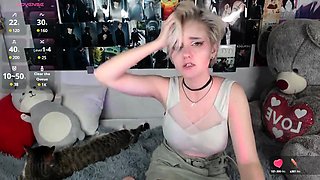 Amateur Webcam Chick Masturbates On Webcam More at