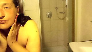This is what reality looks like... Shower, naked honesty & my body Eva Pur