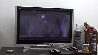 Granny takes young muff in her mouth