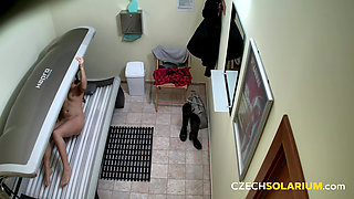 Czech Solarium 18: Dark-haired Babe Lets It All Hang Out, Showing off for the Camera