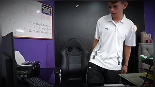 I Discover My Virgin Employee Watching Porn in the Office and I End up with My Ass Full of Milk