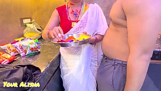 Holi Mein Bhabhi Ki Kholdi Choli aur Chud Ke Boli Happy Holi!!!!!!!!!!!!!!!!
