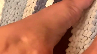 Feet toes and a tan!