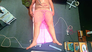 He fell off the massage bed, Happy ending massage for a fat guy