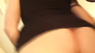 Watch ideal kitten's action