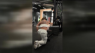 TIKTOK ACCIDENT  18YO LEAKS CREAMY PUSSY DURING LIVESTREAM