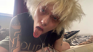 Bellybutton Fingering and Spit Fetish