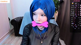 Big boobed Memphis Monroe masturbates in stocking