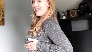 amateur blonde solo webcam