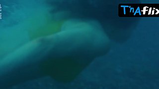 Ana Barja Sapphic, Bum Sequence in Close To September