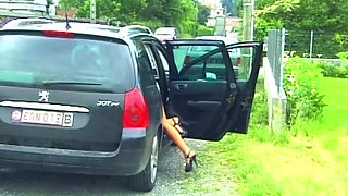 Amateur Fingers Her Wet Pussy Outdoors and in Car