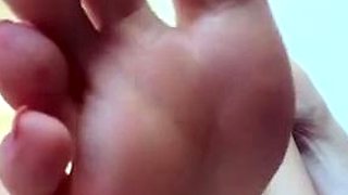 Solo masturbation and the foot fetish