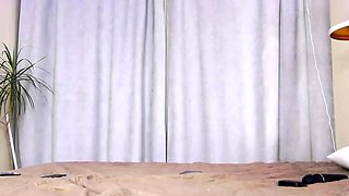 amateur raintree03 flashing ass on live webcam