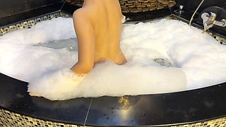 Chinese Girl Spreading Her Ass in Jacuzzi for Hot Sex