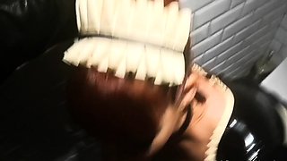 Amateur hands free close up blowjob