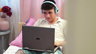 Mom XXX - blonde scene