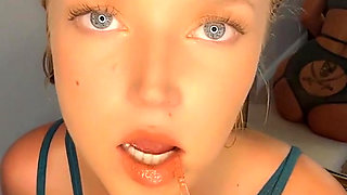Teasing and Pleasing My Tight Wet Pussy