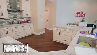 Mofos - virgin Jaye Summers heads wild when her roommate’s cock prays for attention