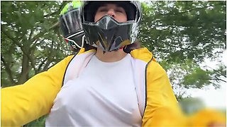 Picking Up Didi Customer Without Bra!