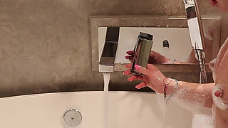 Wet Bathtub Solo Squirt- Glass Toy & Intense Finale