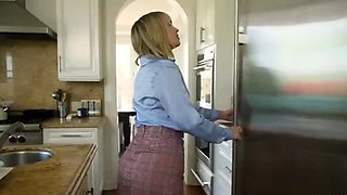 How I met my girlfriend Lilly Bell