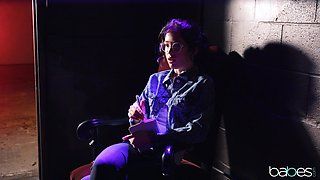 Tempting MILF pornstar mind-blowing xxx clip