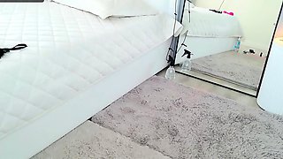 Amateur Webcam Teen Flashes Masturbates
