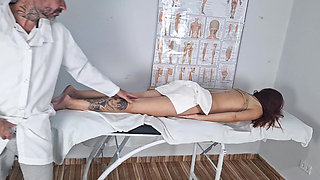 Clandestine masseuse fucks his clients!