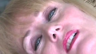 amateur gilf granny plays with pussy