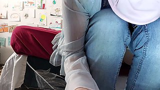 Cut-offs, hairiest woman, jacking