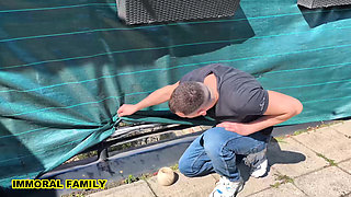 Cheating Wife Merida Sat Creampied by the Big Cock Handyman