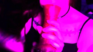 Natural brunette solo toying