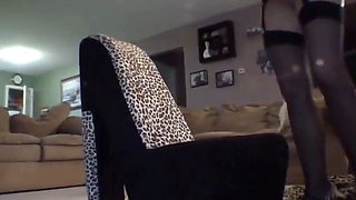 Hot Amateur Brunette Mom's Pussy Play at Home
