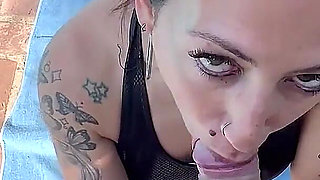 My Wife Gives Me a Blowjob in the Yard and I Cum Inside Her Pussy.