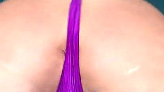 Polyamorous Bimbo GILF