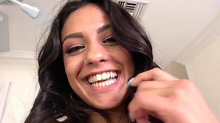 Curvy latina hottie Serena Santos takes a massive cock