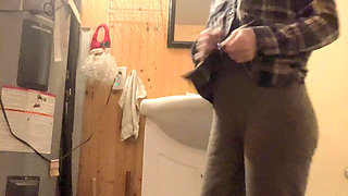 Hana Take a Cup Water Clean Her Pussy in the Bathroom