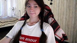 Brunette Solo Webcam Masturbation