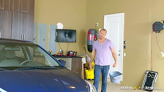 Car Wash Coochie With Sean Lawless, Harlow Harrison - Brazzers