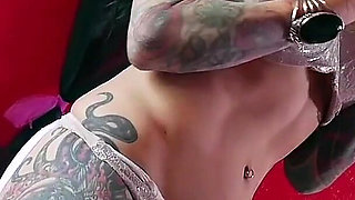 Busty Goddess Jenevieve Hexxx Plays with Superb MILF Aubrey Black!