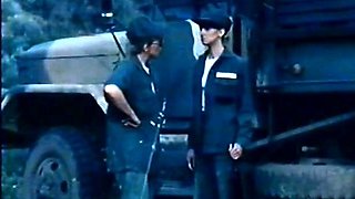 Real amateur babe outdoors getting hot outdoors in hd