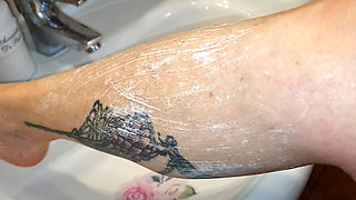 Melissa Johnson Shaving Her Granny Legs