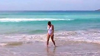 Sunbathing MILF Amateur Video