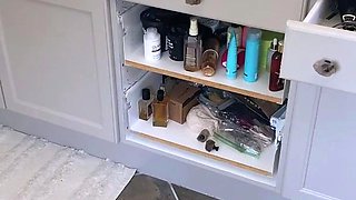 Cumshot amateur MILF suck and jerks dude in the bedroom