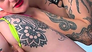Lezdom Pierced Pussy Pegging: Rosa Squirts and Drools