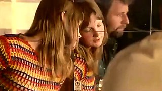 Deutsche Hahnrei-Frau teilt Dreier