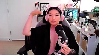 Solo mature masturbating on webcam