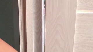 GF’s First Threesome Got Double Penetrated by Dick and Strapon